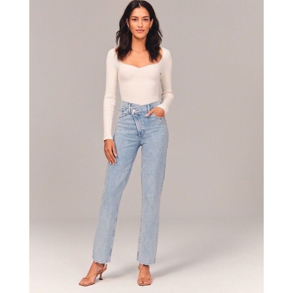 Abercrombie & Fitch 90s Straight Ultra High Rise Size 28 6 Curve Love Cross Over